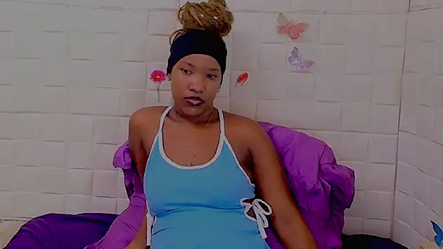 Chat +18 de EroticSexyPrada ao vivo