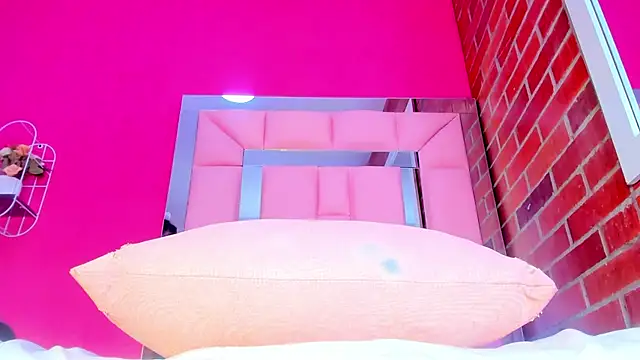 Baby_doll_XOXO élő XXX-chatje