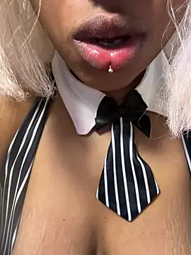 Chatroom XXX en direct de SEXaddictCANDY10