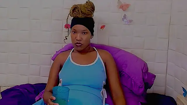 EroticSexyPrada Chat XXX live