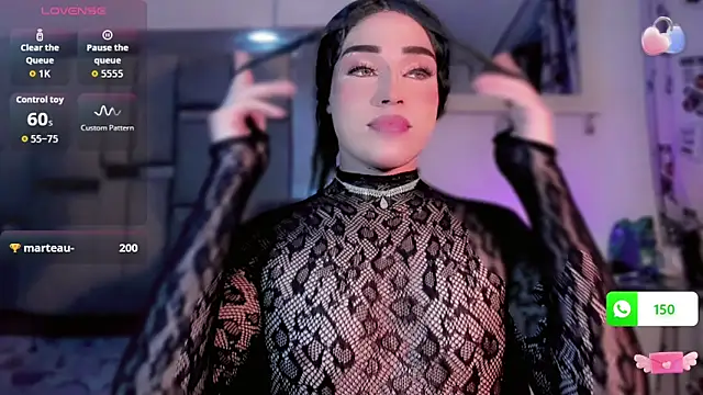 elisadollxr: διαδικτυακό σόου στην κάμερα