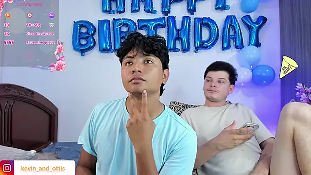 _Ottis_ Adlı Modelin Canlı XXX Sohbeti