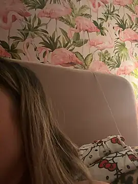 Chat XXX ao vivo de LilyLuck_