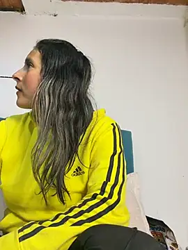 Cami_Leon2: διαδικτυακό σόου στην κάμερα