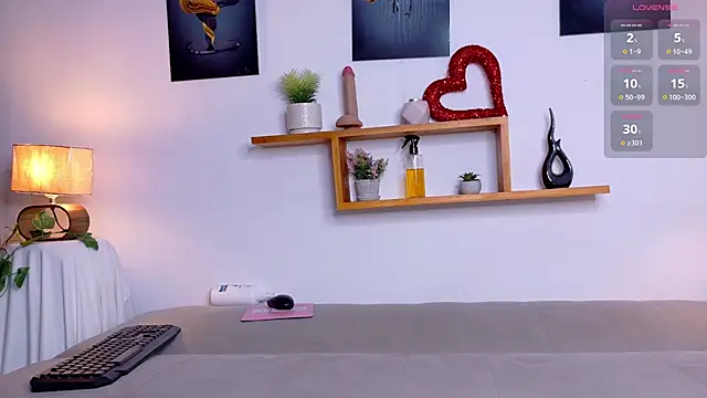 nairagold_ élő XXX-chatje