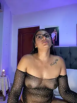 Chatroom XXX en direct de ema_zoe