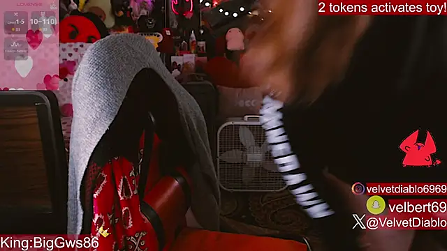 VelvetDiablo: απευθείας συνομιλία ΧΧΧ