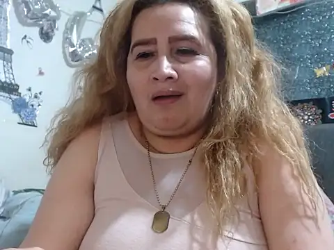 Perla1981-- 即時 XXX 聊天