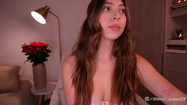 annie24_evans 现场XXX聊天