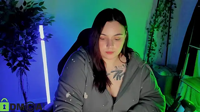 Mia_R0ss Chat XXX in diretta