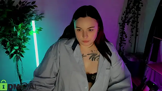 Mia_R0ss লাইভ XXX চ্যাট