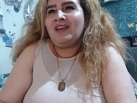 Chatroom XXX en direct de Perla1981--