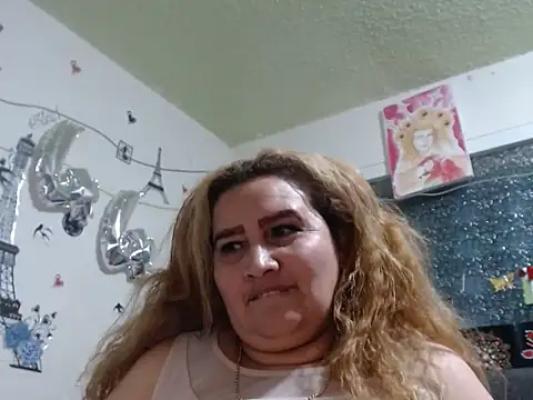 Perla1981-- Live XXX-chat