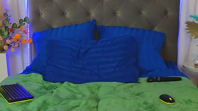 Chat +18 de Ariana_Petite ao vivo