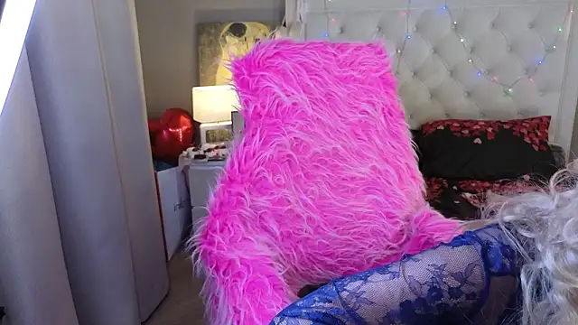 RoxalanaStar Adlı Modelin Canlı XXX Sohbeti