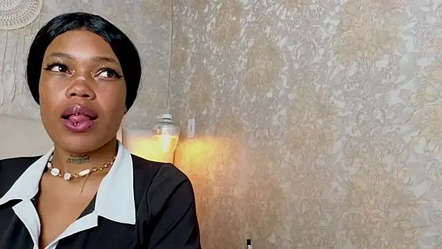 CrystalBrooke3x's Live XXX Chat