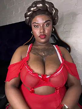 Chat +18 de QUEEN_NOBUHLE_FEMDOM_777 ao vivo