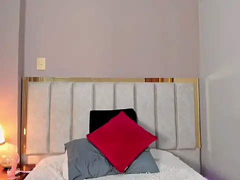 MiaHertzのライブXXXチャット