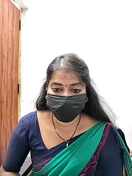 tamil_Sigappu_Roja Adlı Modelin Canlı XXX Sohbeti