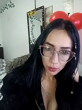 Chat XXX en directo de YaraDuartee