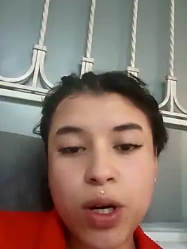 petite_coral – Naživo XXX chat