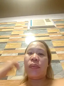 XXX chat uživo modela squirtshantal