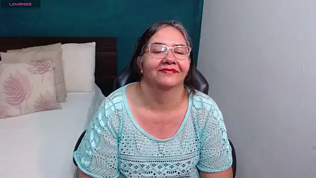 Chat +18 de scaelettdubois ao vivo