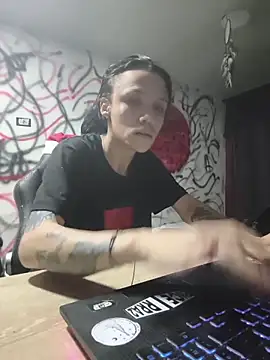 Chatroom XXX en direct de CharlotteKravizz