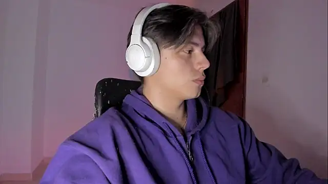 Chat +18 de Giordano_Russo ao vivo