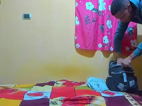 aunstin_farid1 Adlı Modelin Canlı XXX Sohbeti