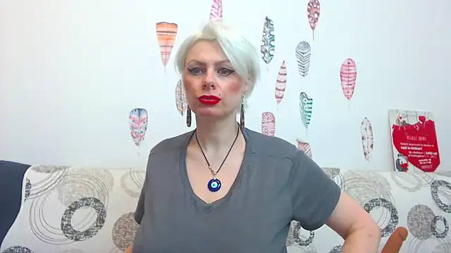 Playful_Goldie_WOW__'s Live XXX Chat