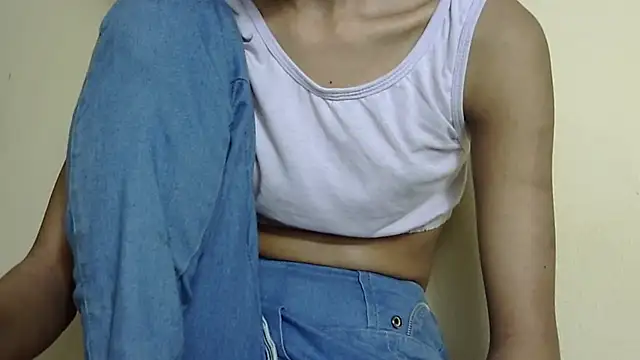 Pertunjukan Kamera Web Anu_tiny