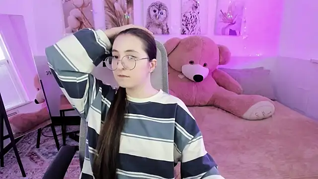 VirtuallVoyantのライブXXXチャット