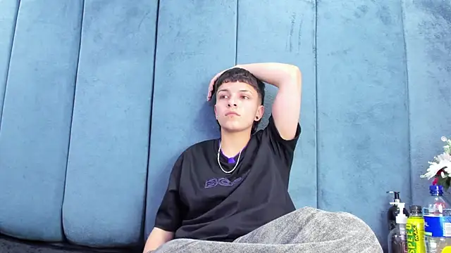 Megan_Thompson_ Live XXX-Chat