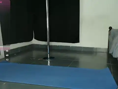 NinaRos37のライブXXXチャット