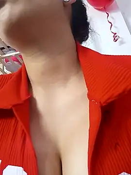 petite_coral élő XXX-chatje