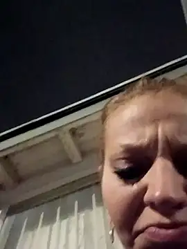 ForbiddenClover লাইভ XXX চ্যাট