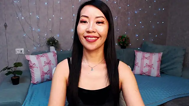 LiaPak's Webcam Show