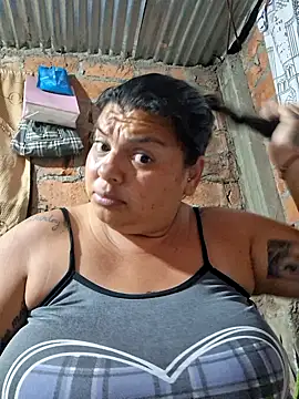 Juli_Powl Live XXX-chat