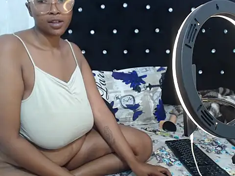 HipsDontLieX95 Chat XXX live