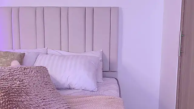 Chatroom XXX en direct de Anna-Lynn