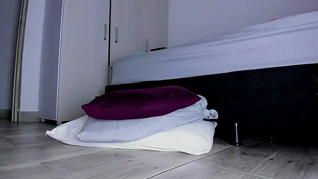 Skarleth69 即時 XXX 聊天