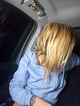 SheIsSomething 现场XXX聊天