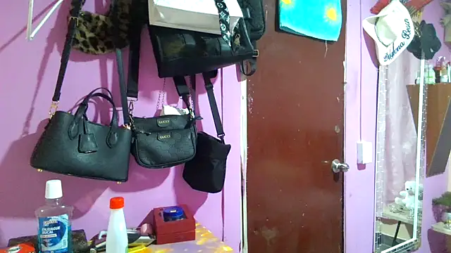 lolateton Show in webcam