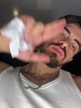 XXX chat uživo modela Brad_Summer