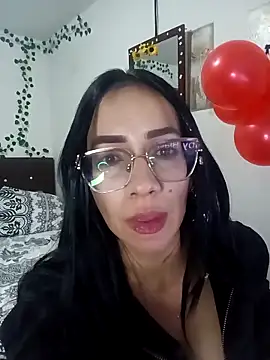 YaraDuartee's Live XXX Chat