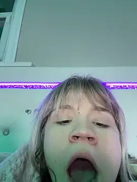 Cutiepiespanks' Live XXX Chat