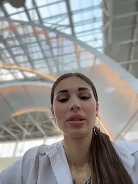 Charming_Ritta Adlı Modelin Canlı XXX Sohbeti