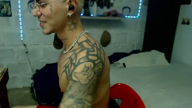 paul-mendezx's Webcam Show