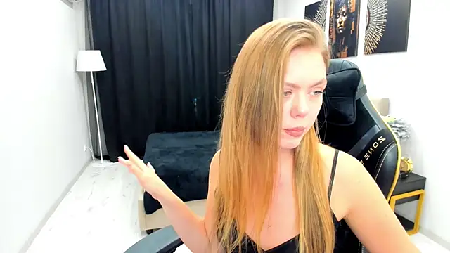 Strawberrye Chat XXX live